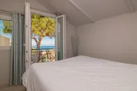 Sweet Cottage Retreat - parking