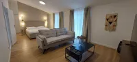 Villa Sophia with Private Swimming Pool Near the Beach! โรงแรมใน