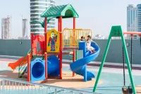 S Plaza Suites Hotel - parking