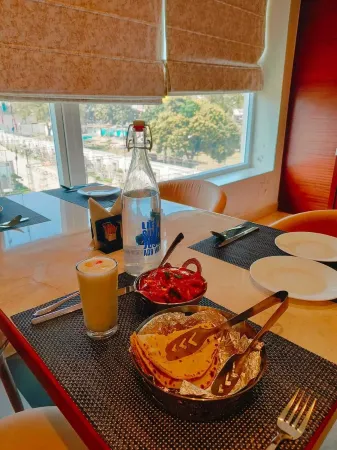 Four Leaf Hotel Akosha Отели в г. Сойепур