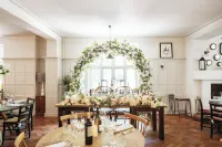 Bel and the Dragon-Churt Hotels in Hindhead