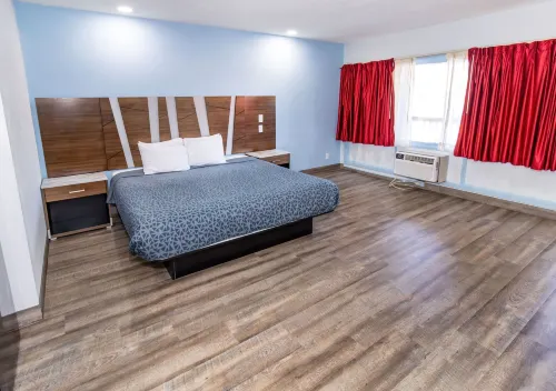 One Life Studios Hotels in Evansville
