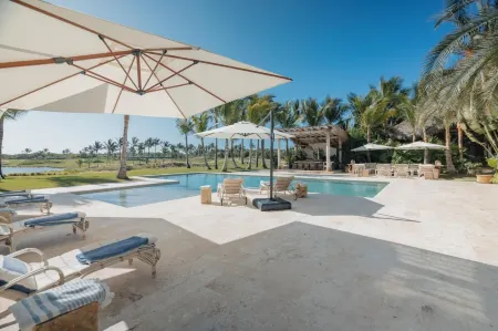 Luxurious Fully-Staffed Villa with Amazing View in Exclusive Golf & Beach Resort