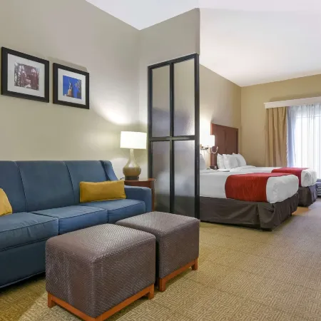 Comfort Suites Fultondale I-65 Near I-22