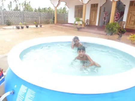 Nilaveli Star View Hotel Отели рядом с достопримечательностью «Нилавели Бич»