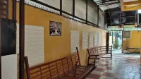 Yellow House Hotels in Padang Bulan Selayang I