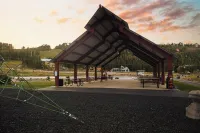 Slope-Side, Swim, Ski & Play