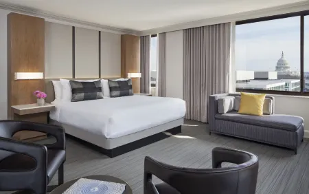 Hilton Washington DC Capitol Hill Отели рядом с достопримечательностью «56 Сигнерс оф Деклерейшен оф Индепенденс Мемориал»