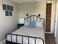 Cute and Close to Downtown! Off street parking w/ short walk to Academy/Stadium