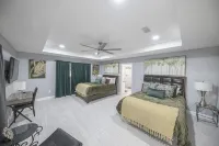 Right At Home-Old Midland Living with massive yard