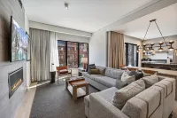Rooftop Pool, Onsite Spa, Fine Dining - Exquisite Luxury Retreat Hotels in Summit County
