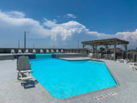 Ocean View, Shared Pool/Hot Tub, Boardwalk to Beach