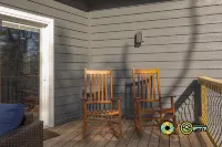 Chef's Kitchen and Cozy Fire Pit - Stunning Mountain Escape Hotels in Basye