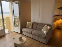 Apartment facing the sea with direct access to the beach.