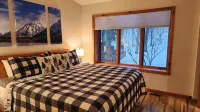 Southridge #9 - Ski-in/ski-out at base of Nub's Nob - Sleeps 6 Hotel a Pleasantview Township