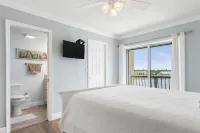 Gulf Front Views and Community Sun Deck - Spacious Beachside Retreat