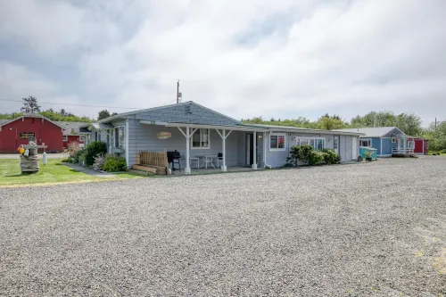 Cozy Getaway - WiFi, Short Walk to Beach