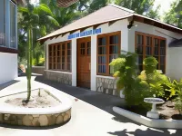 ハイビスカス ロッジ のホテル