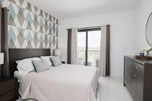 Colossal Villa with Full Kitchen and Smart TV - Gorgeous Stylish Retreat