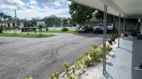 Well Equipped Kitchenette and Convenient Parking - Cozy Haven Hotels in Clearwater