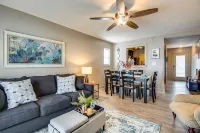 Spacious Living Area with Rooftop Bar Access - Stylish Tranquil Hotels in Clarksville