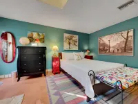 Cozy Studio with Full Kitchen and Amenities - Charming Artisan Retreat