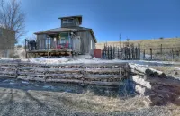 Breathtaking Views and Cozy Modern Comfort - Stunning Hilltop Retreat