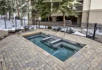 Cozy Fireplace and Stunning Aspen Views - Charming Ski Retreat