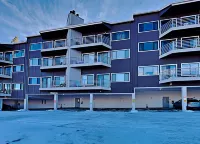 Expansive Deck and Gorgeous Scenic Views - Stunning Mountain Haven