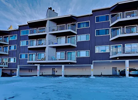 Expansive Deck and Gorgeous Scenic Views - Stunning Mountain Haven