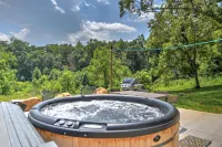 Outdoor Hot Tub and Expansive Acreage - Charming Serene Retreat Hotels in Canton