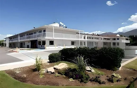 Super 8 by Wyndham Woods Cross/Salt Lake City North