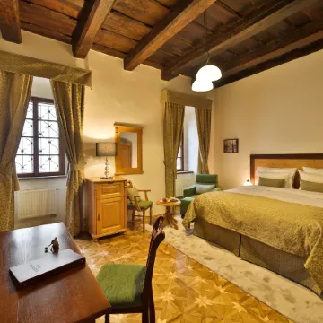 Questenberg Hotel Отели рядом с достопримечательностью «Лорета»