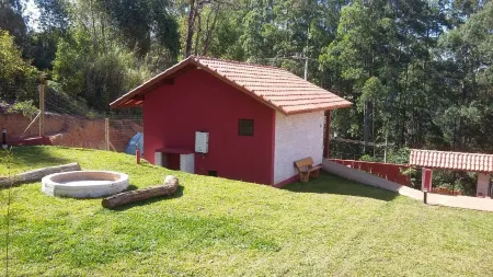 Recanto Das Acacias Отели рядом с достопримечательностью «Escola Mineira de Falcoaria»