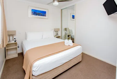 Lakeside Forster Holiday Park and Village Отели в г. Тиона