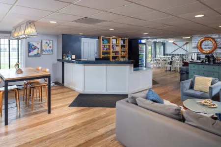 Harbor Town Inn Отели рядом с достопримечательностью «YMCA»