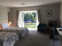 Ash Grove Boutique Motel Hotels in Haruru