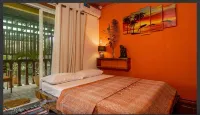 Effie Mountain View Gecko Villa Hotels in Cerf Island