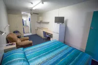 Fourth Avenue Motor Inn Các khách sạn ở Fisher