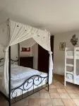 Les Copains à Bord - Gîtes Hotels in Saint-Julien-d'Arpaon