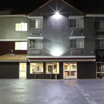 Comfort Inn Los Angeles near Hollywood Отели рядом с достопримечательностью «Стадион «Доджер-стэдиум»»