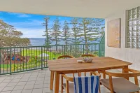 The Norfolks on Moffat Beach - Ocean View