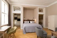 Schloss Beuchow Hotel dekat Spreewelten Bad