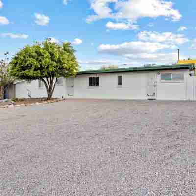 Saguaro Sanctuary- Newly Renovated Retreat Hotel Exterior