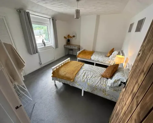 2 Bed-Sleeps 4-Sea View-Pet Friendly-Parking Hotels in Llanelli