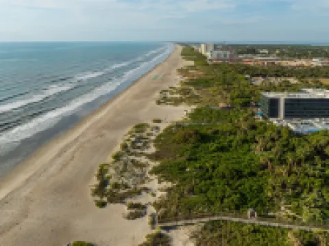 ฮิลตัน โคโค่บีช โอเชียนฟรอนท์ โรงแรมในโคโค่บีช