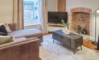 Host & Stay - Sleepers @ No.8