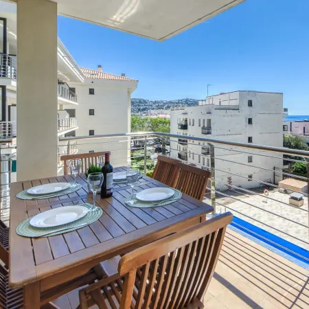 Apartment in Roses Near Sandy Beach