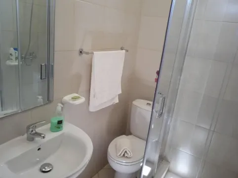 Room-Beautiful Deluxe Double Room in The