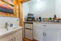 Vacation UniquEly cottage #4